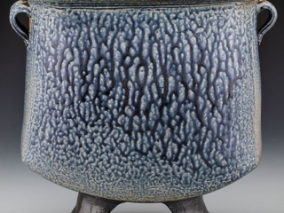 <a href="https://tomclarksonpottery.com/studio/bottles-jars-and-vases/">Bottles, Jars, & Vases</a> Mantle Vase